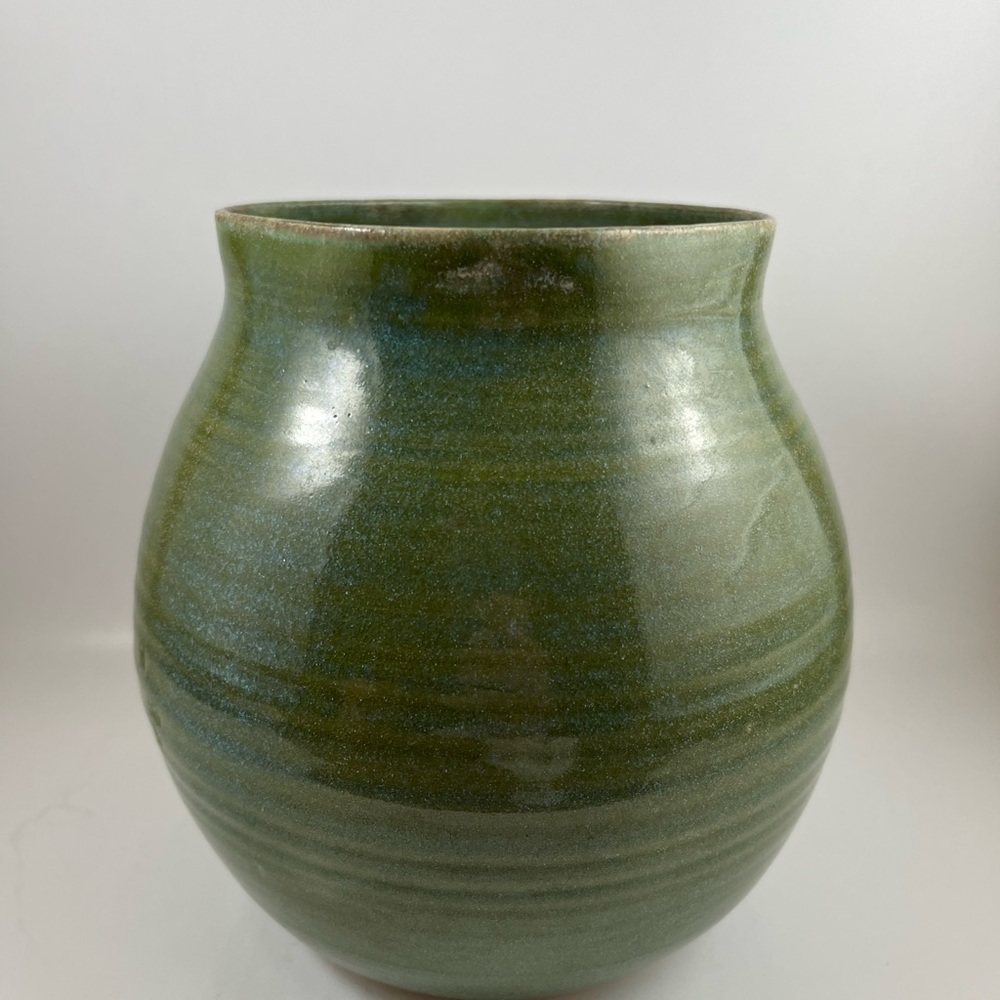 Artist Studio Pottery signed Barnett Green Hand Thrown Vintage Vase - Picture 3 of 8